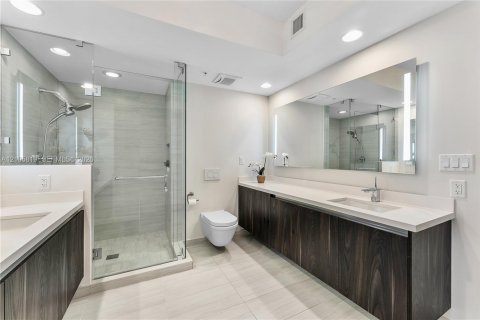 Condo in Fort Lauderdale, Florida, 2 bedrooms  № 2418107 - photo 17
