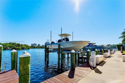 Condo in Fort Lauderdale, Florida, 2 bedrooms  № 2418107 - photo 21