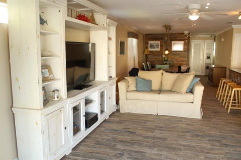 House in New Port Richey, Florida 2 bedrooms, 118.54 sq.m. № 2230642 - photo 9