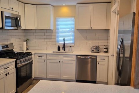 House in New Port Richey, Florida 2 bedrooms, 118.54 sq.m. № 2230642 - photo 10