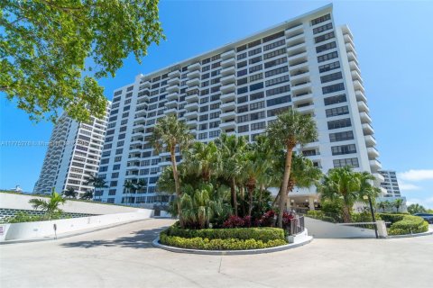 Condominio en venta en Hallandale Beach, Florida, 2 dormitorios, 130.06 m2 № 1738341 - foto 26