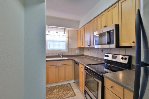 Townhouse in Daytona Beach, Florida 2 bedrooms, 101.08 sq.m. № 1833042 - photo 7