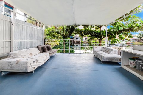 Adosado en venta en Hialeah, Florida, 2 dormitorios, 123.56 m2 № 1941354 - foto 29