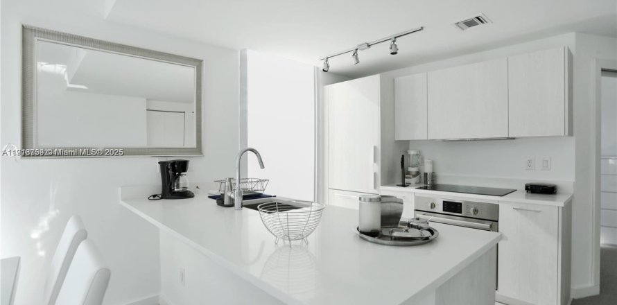 Condo à Miami, Floride, 2 chambres  № 1971502