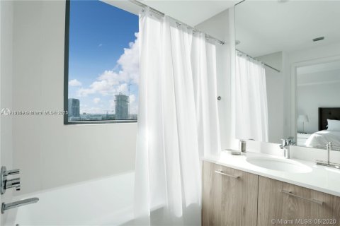 Copropriété à louer à Miami, Floride: 2 chambres, 100.71 m2 № 1971502 - photo 9