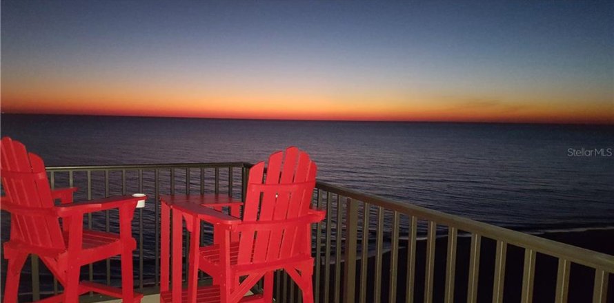 Condo à Madeira Beach, Floride, 3 chambres № 251542
