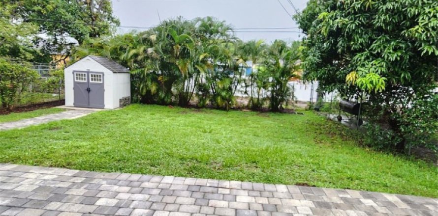 House in Delray Beach, Florida 4 bedrooms, 124.12 sq.m. № 1230260