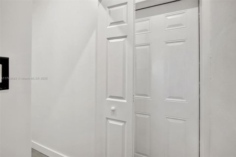 Land in Dania Beach, Florida № 2015786 - photo 21