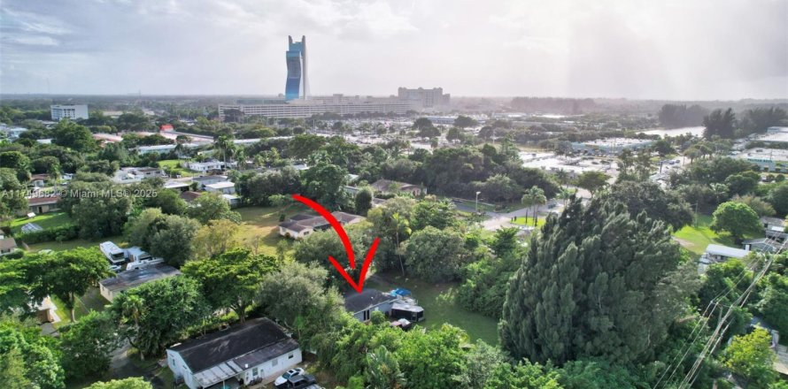 Land in Dania Beach, Florida № 2015786