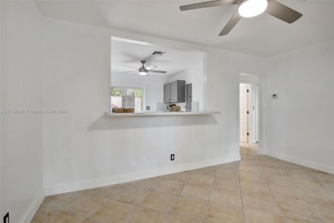 Land in Dania Beach, Florida № 2015786 - photo 14