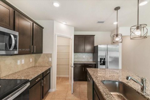 Купить виллу или дом в Окленд-Парк, Флорида 3 спальни, 153.01м2, № 1955832 - фото 5