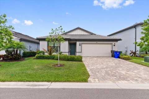 Купить виллу или дом в Окленд-Парк, Флорида 3 спальни, 153.01м2, № 1955832 - фото 1