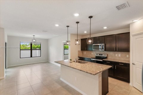 Купить виллу или дом в Окленд-Парк, Флорида 3 спальни, 153.01м2, № 1955832 - фото 2
