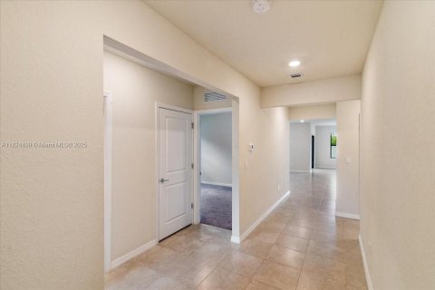 Купить виллу или дом в Окленд-Парк, Флорида 3 спальни, 153.01м2, № 1955832 - фото 21