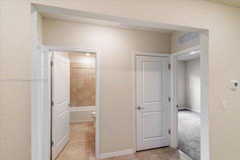 Купить виллу или дом в Окленд-Парк, Флорида 3 спальни, 153.01м2, № 1955832 - фото 23