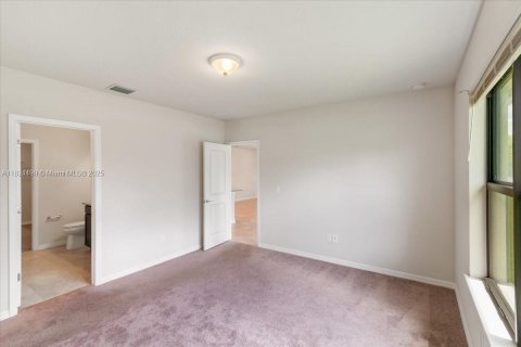 Купить виллу или дом в Окленд-Парк, Флорида 3 спальни, 153.01м2, № 1955832 - фото 29