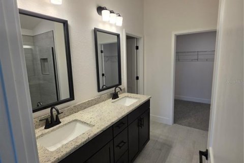 House in Spring Hill, Florida 3 bedrooms, 140.47 sq.m. № 2235458 - photo 9
