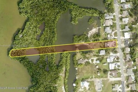 House in Merrit Island, Florida 3 bedrooms, 128.11 sq.m. № 1995860