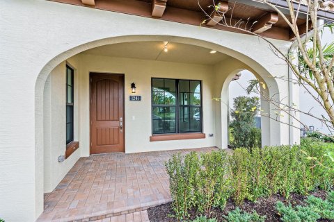 House in Palm Beach Gardens, Florida 5 bedrooms, 336.86 sq.m. № 2392741 - photo 4
