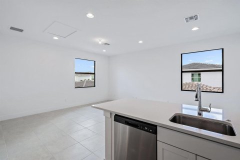 House in Palm Beach Gardens, Florida 5 bedrooms, 336.86 sq.m. № 2392741 - photo 27