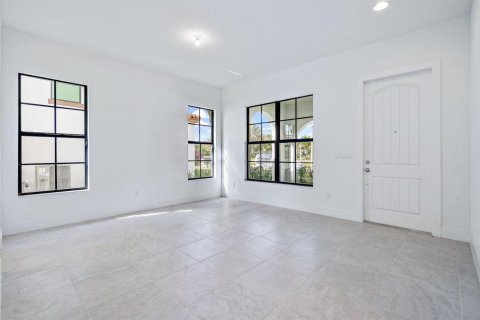 House in Palm Beach Gardens, Florida 5 bedrooms, 336.86 sq.m. № 2392741 - photo 5