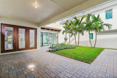 House in Palm Beach Gardens, Florida 5 bedrooms, 336.86 sq.m. № 2392741 - photo 30