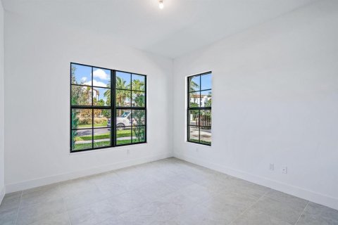 House in Palm Beach Gardens, Florida 5 bedrooms, 336.86 sq.m. № 2392741 - photo 14