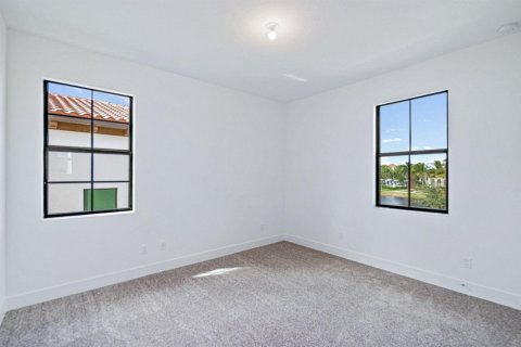 House in Palm Beach Gardens, Florida 5 bedrooms, 336.86 sq.m. № 2392741 - photo 16