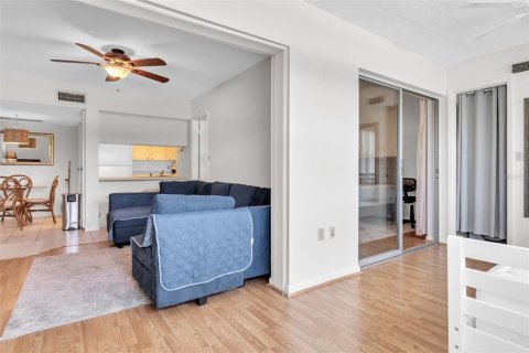 Condominio en alquiler en New Port Richey, Florida, 1 dormitorio, 67.63 m2 № 1797990 - foto 10