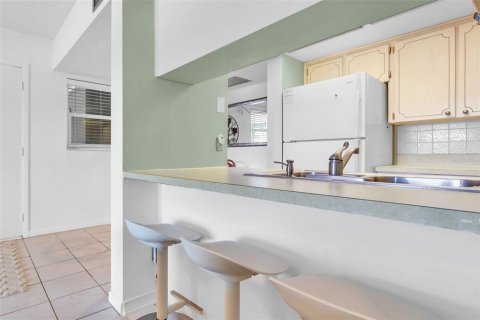 Condominio en alquiler en New Port Richey, Florida, 1 dormitorio, 67.63 m2 № 1797990 - foto 8