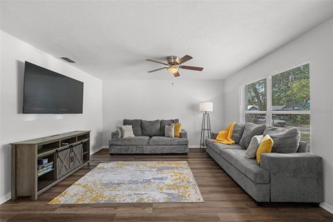 Villa ou maison à louer à Tampa, Floride: 3 chambres, 111.48 m2 № 2415100 - photo 6