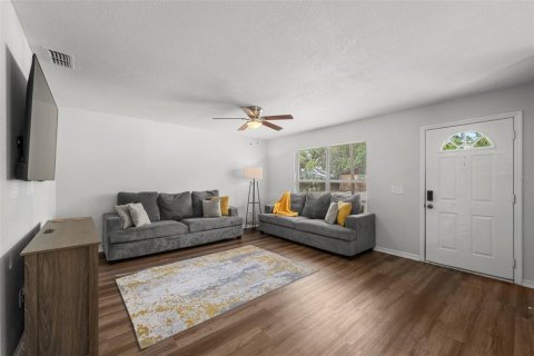 Villa ou maison à louer à Tampa, Floride: 3 chambres, 111.48 m2 № 2415100 - photo 5