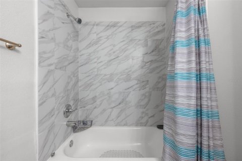 Villa ou maison à louer à Tampa, Floride: 3 chambres, 111.48 m2 № 2415100 - photo 20
