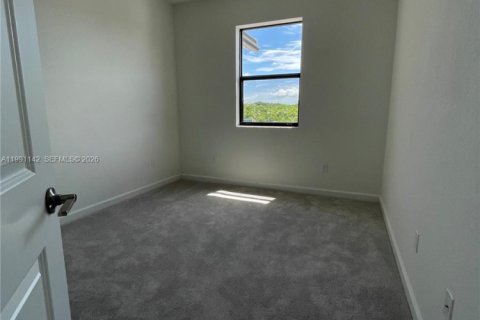Adosado en alquiler en Pembroke Pines, Florida, 3 dormitorios, 140 m2 № 2057445 - foto 9