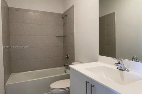 Adosado en alquiler en Pembroke Pines, Florida, 3 dormitorios, 140 m2 № 2057445 - foto 11