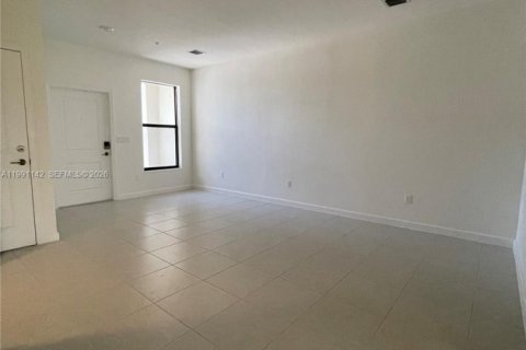 Adosado en alquiler en Pembroke Pines, Florida, 3 dormitorios, 140 m2 № 2057445 - foto 2