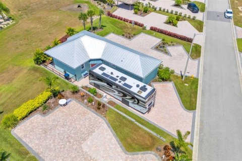 House in Polk City, Florida 1 bedroom, 101.82 sq.m. № 1870240 - photo 6