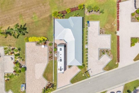 House in Polk City, Florida 1 bedroom, 101.82 sq.m. № 1870240 - photo 7
