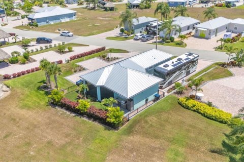 House in Polk City, Florida 1 bedroom, 101.82 sq.m. № 1870240 - photo 8