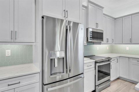 House in Polk City, Florida 1 bedroom, 101.82 sq.m. № 1870240 - photo 24