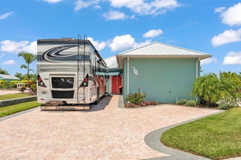 House in Polk City, Florida 1 bedroom, 101.82 sq.m. № 1870240 - photo 11
