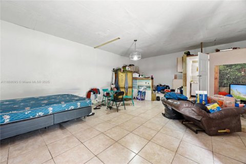 House in Lake Worth, Florida 3 bedrooms, 135.82 sq.m. № 1865191 - photo 12