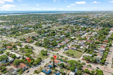 House in Lake Worth, Florida 3 bedrooms, 135.82 sq.m. № 1865191 - photo 27