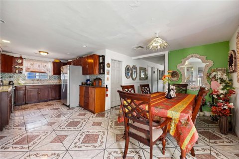 House in Lake Worth, Florida 3 bedrooms, 135.82 sq.m. № 1865191 - photo 3