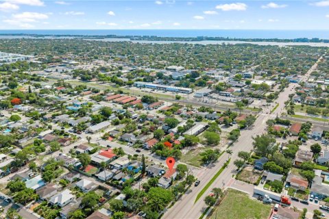 House in Lake Worth, Florida 3 bedrooms, 135.82 sq.m. № 1865191 - photo 19