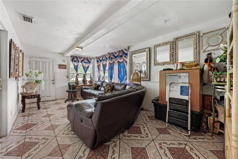 House in Lake Worth, Florida 3 bedrooms, 135.82 sq.m. № 1865191 - photo 7