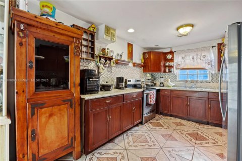 House in Lake Worth, Florida 3 bedrooms, 135.82 sq.m. № 1865191 - photo 5