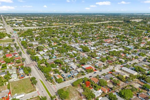 House in Lake Worth, Florida 3 bedrooms, 135.82 sq.m. № 1865191 - photo 24