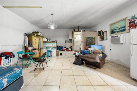 House in Lake Worth, Florida 3 bedrooms, 135.82 sq.m. № 1865191 - photo 13