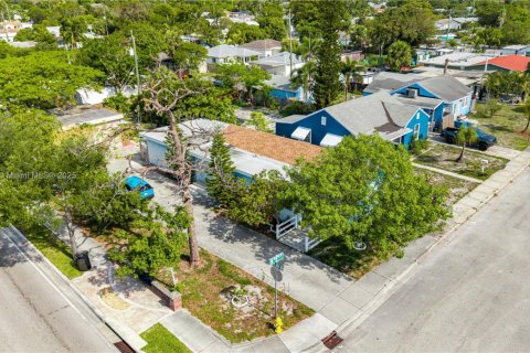 House in Lake Worth, Florida 3 bedrooms, 135.82 sq.m. № 1865191 - photo 16